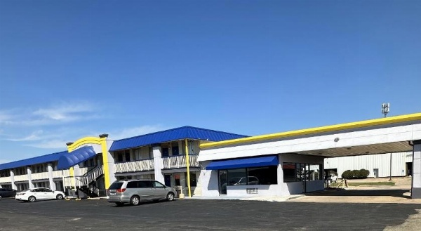 Days Inn by Wyndham Salina South image 28