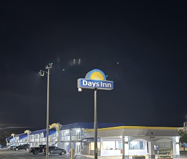 Days Inn by Wyndham Salina South image 29