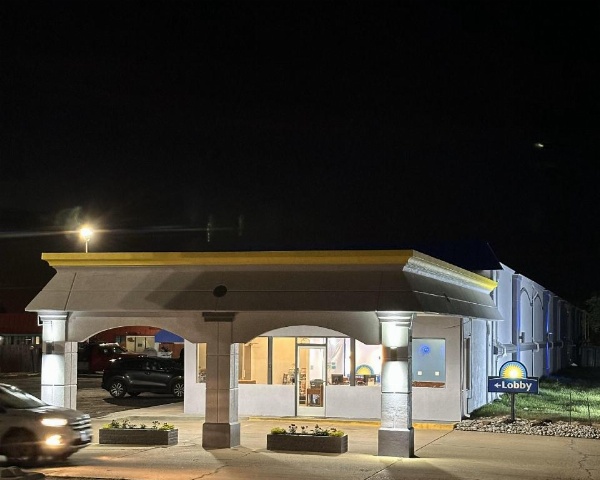 Days Inn by Wyndham Salina South image 7